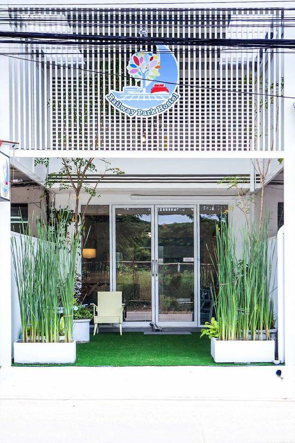 Railway Park Hostel Chiang Mai Zewnętrze zdjęcie